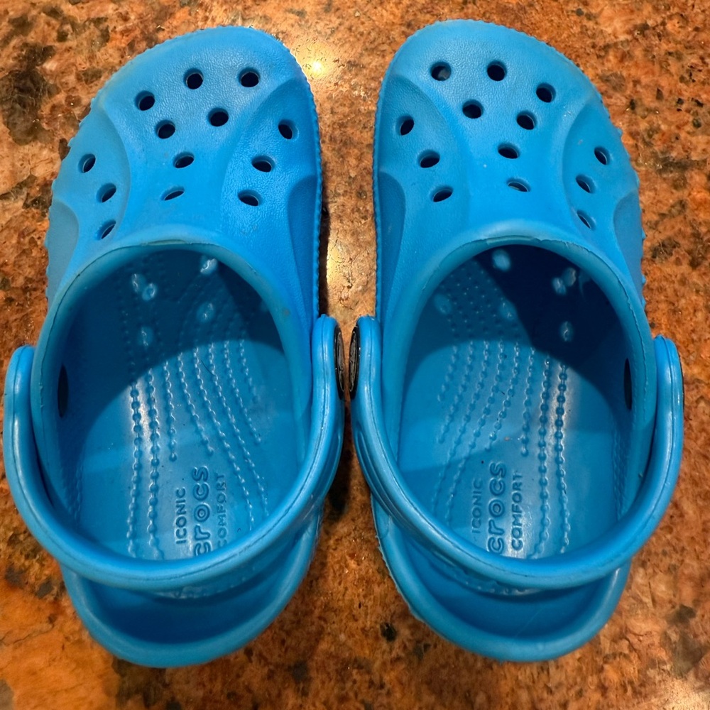 CROCS